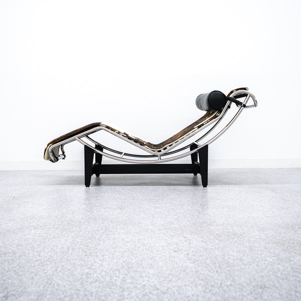 Cassina / 4 CHAISE LONGUE À RÉGLAGE CONTINU, DURABLE