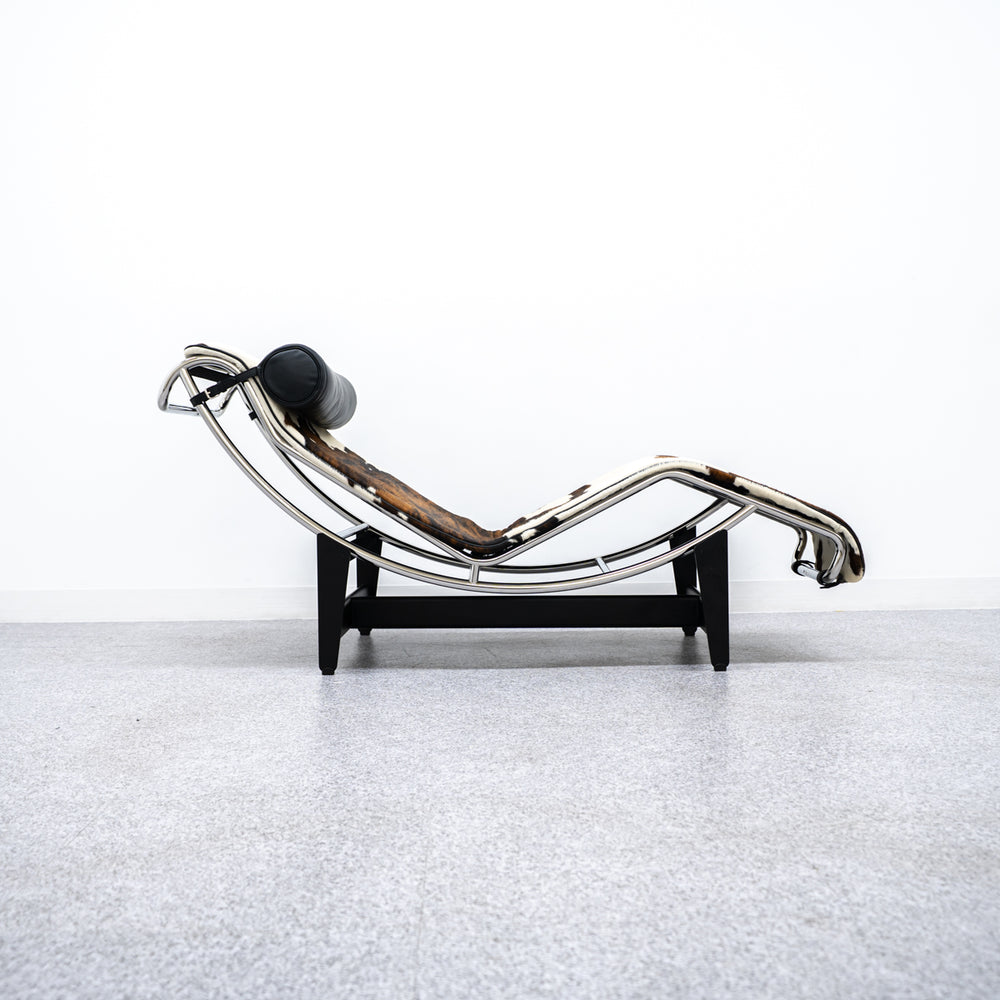 Cassina / 4 CHAISE LONGUE À RÉGLAGE CONTINU, DURABLE