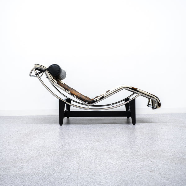 Cassina / 4 CHAISE LONGUE À RÉGLAGE CONTINU, DURABLE