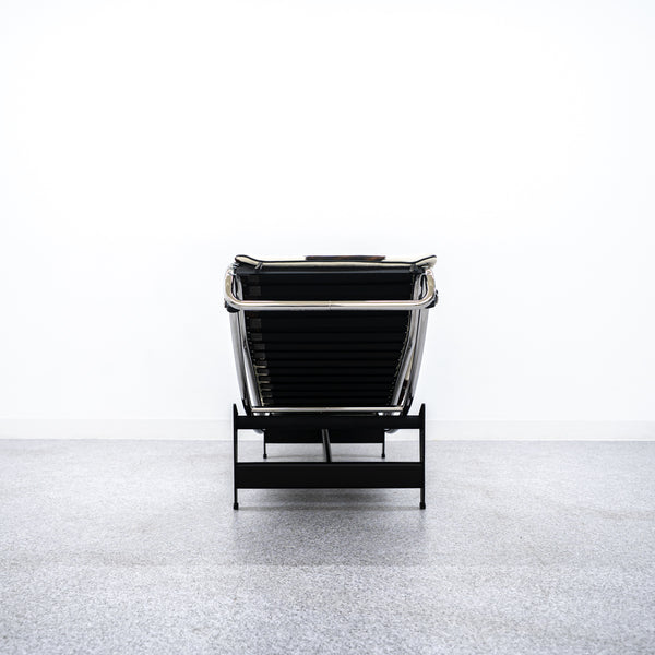 Cassina / 4 CHAISE LONGUE À RÉGLAGE CONTINU, DURABLE