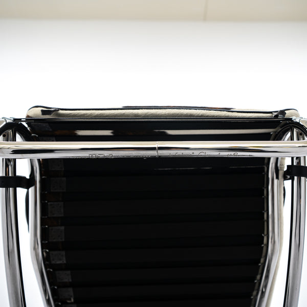 Cassina / 4 CHAISE LONGUE À RÉGLAGE CONTINU, DURABLE