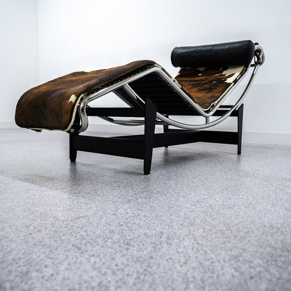 Cassina / 4 CHAISE LONGUE À RÉGLAGE CONTINU, DURABLE