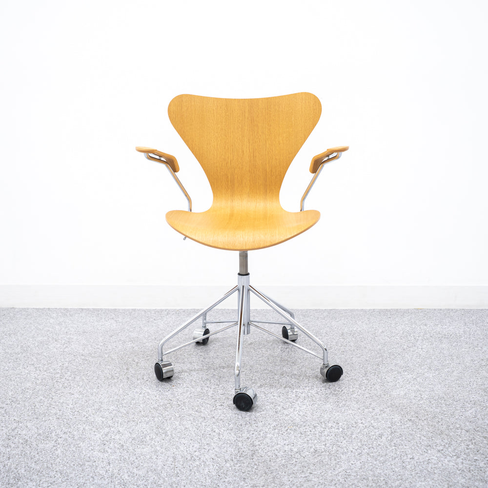 FRITZ HANSEN / SERIES 7