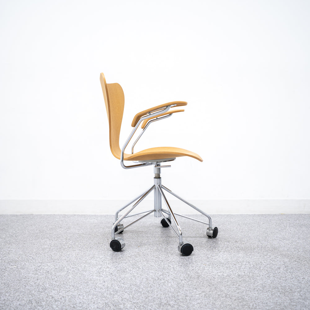 FRITZ HANSEN / SERIES 7