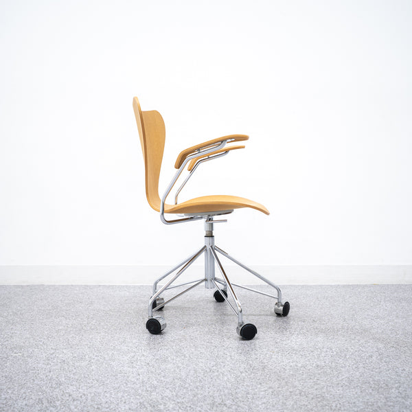 FRITZ HANSEN / SERIES 7