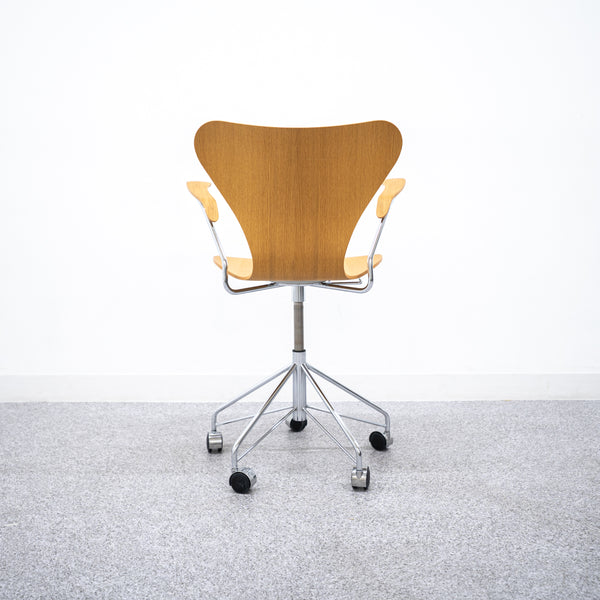 FRITZ HANSEN / SERIES 7