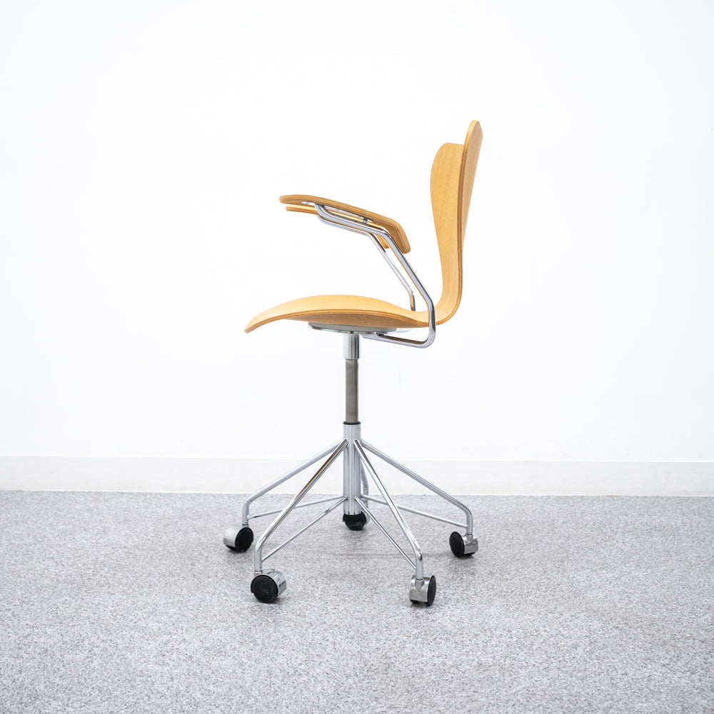 FRITZ HANSEN / SERIES 7