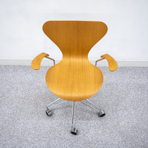 FRITZ HANSEN / SERIES 7