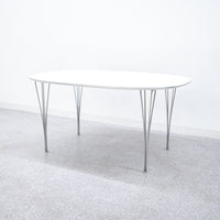 FRITZ HANSEN / Superellipse