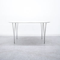 FRITZ HANSEN / Superellipse