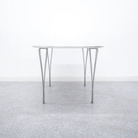 FRITZ HANSEN / Superellipse