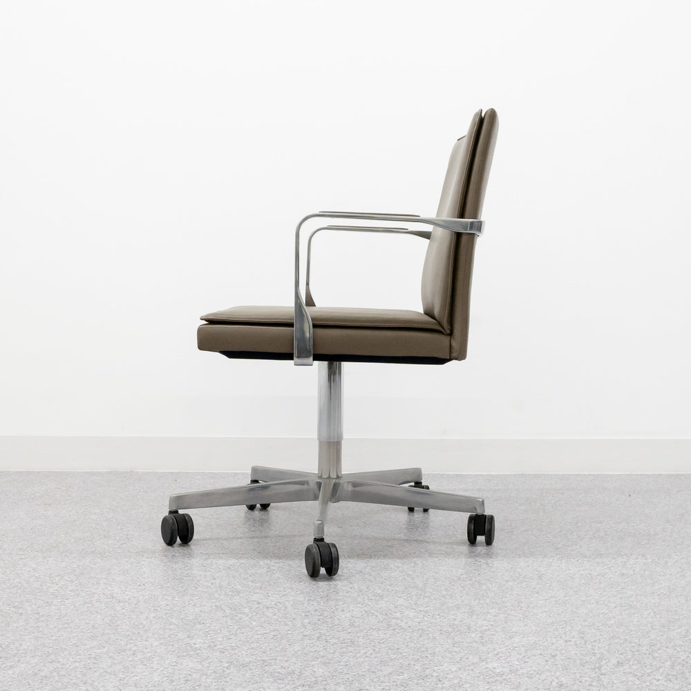 Walter Knoll / GEORGE