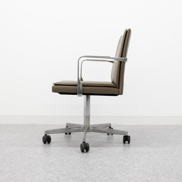Walter Knoll / GEORGE