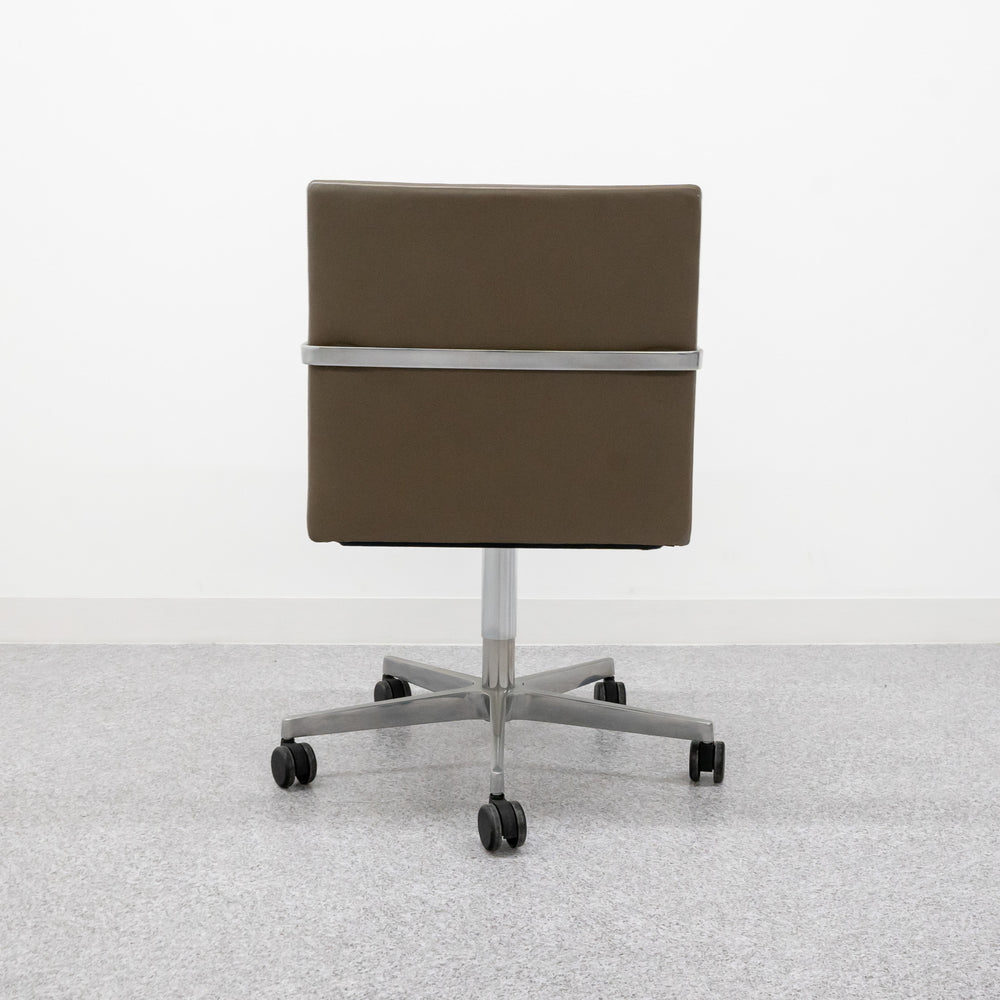 Walter Knoll / GEORGE
