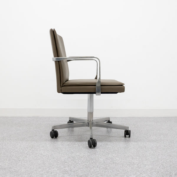 Walter Knoll / GEORGE