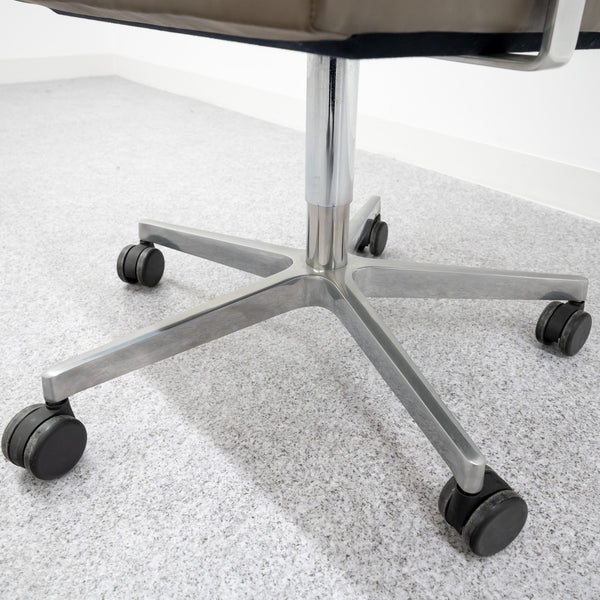 Walter Knoll / GEORGE
