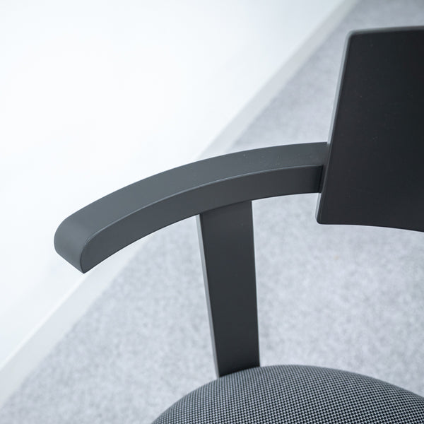 artek / RIVAL CHAIR