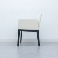 【展示品】Andreu World / Next Armchair / アンドリューワールド