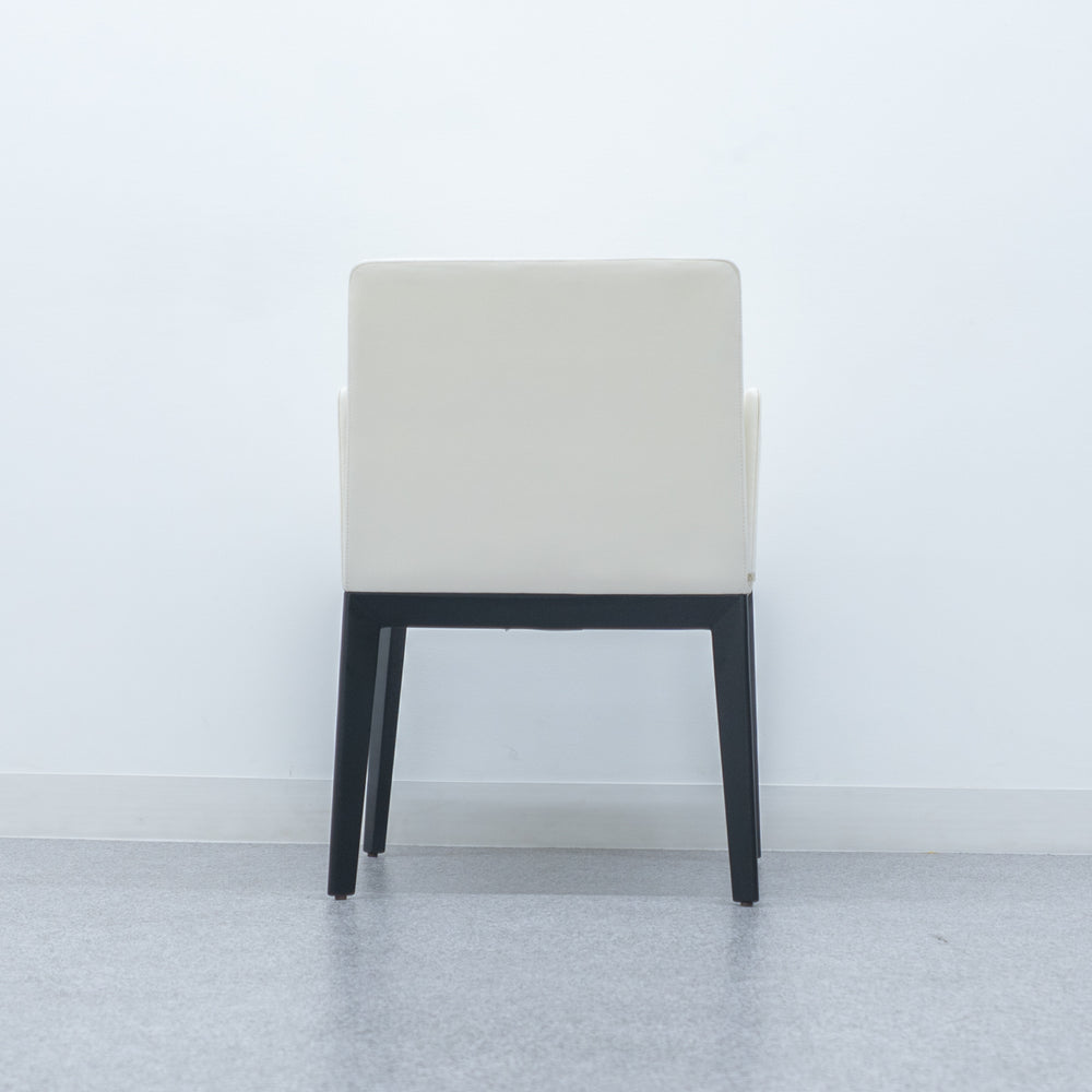 【展示品】Andreu World / Next Armchair / アンドリューワールド