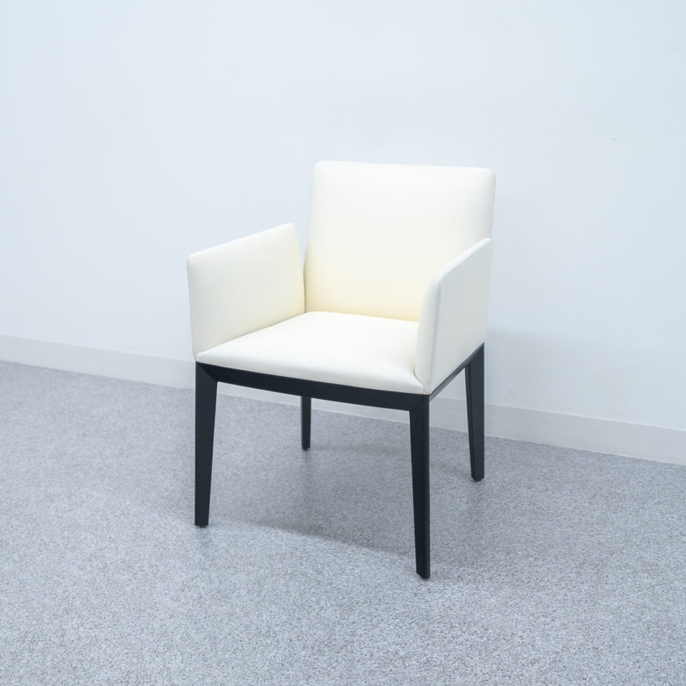 【展示品】Andreu World / Next Armchair / アンドリューワールド