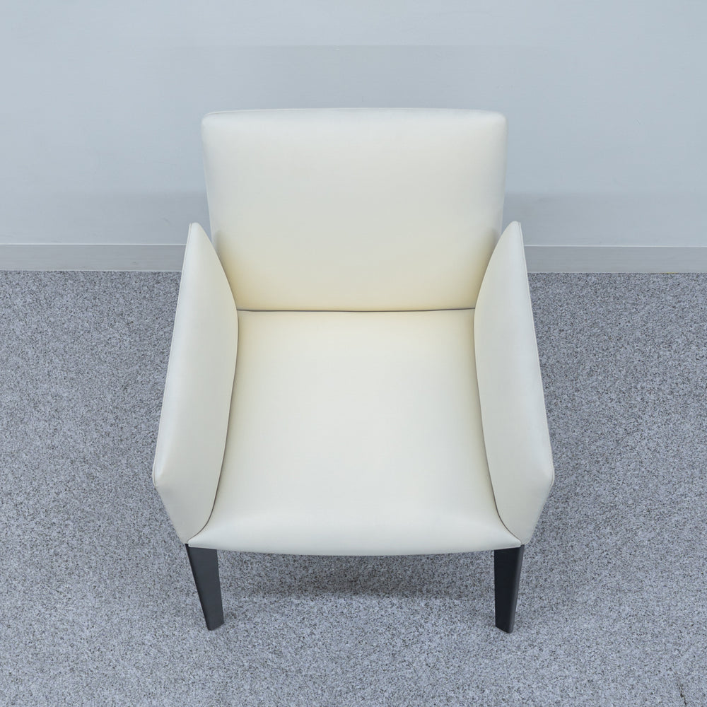 【展示品】Andreu World / Next Armchair / アンドリューワールド