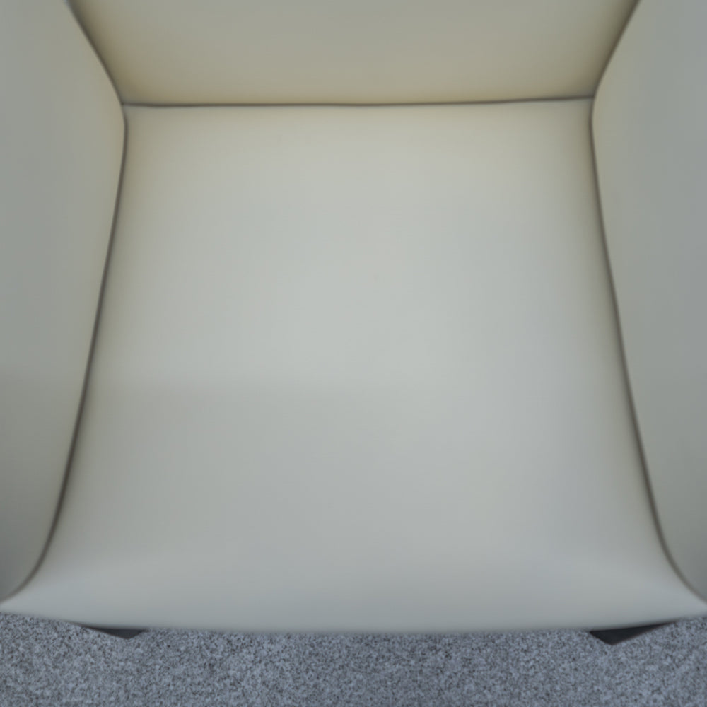 【展示品】Andreu World / Next Armchair / アンドリューワールド