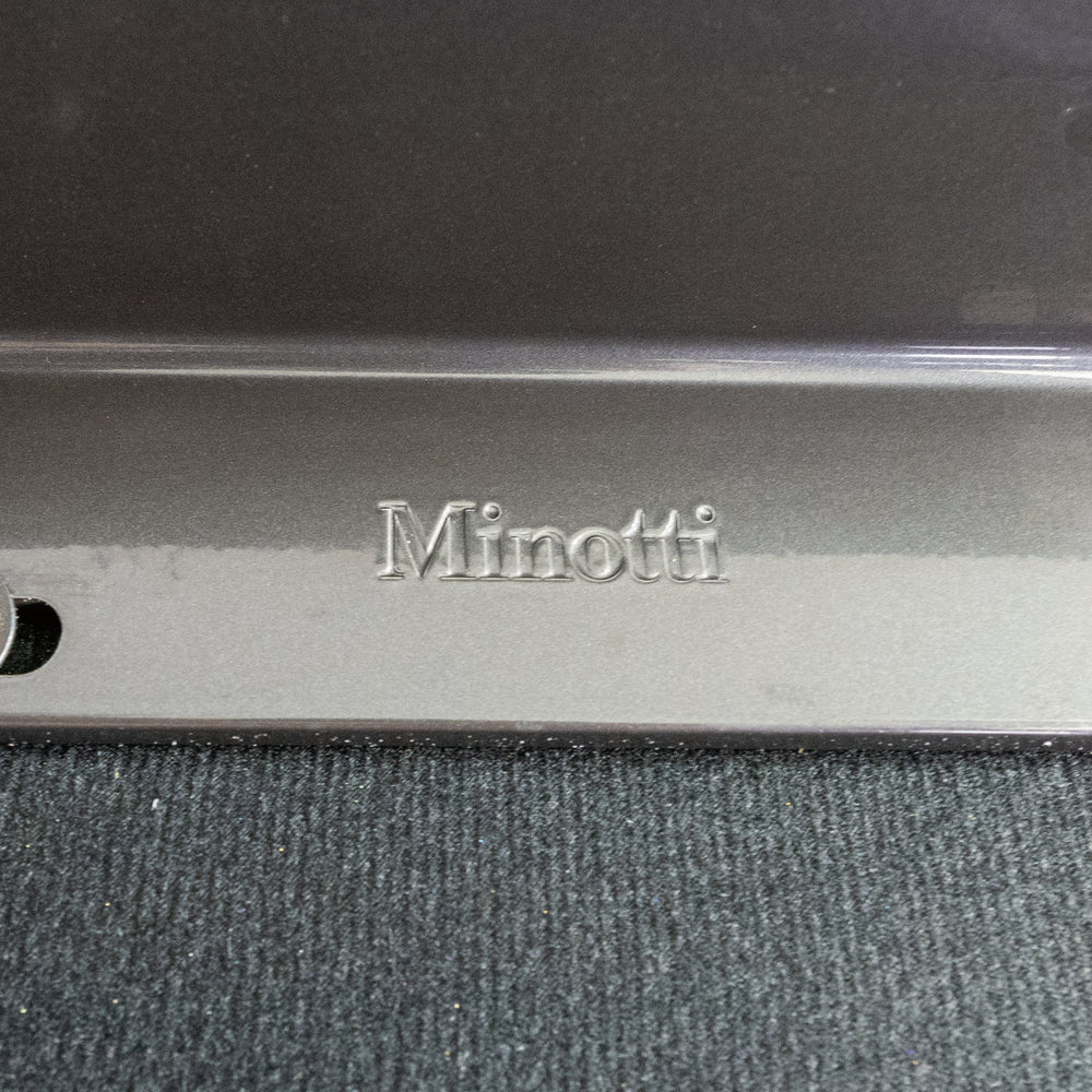 Minotti /  YANG