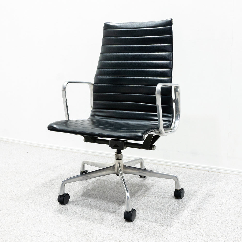 Herman Miller / Eames Aluminum Group Executive Chair