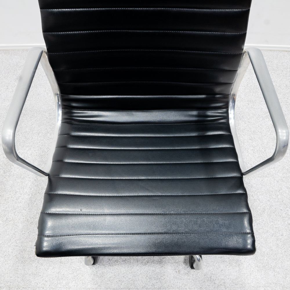 Herman Miller / Eames Aluminum Group Executive Chair