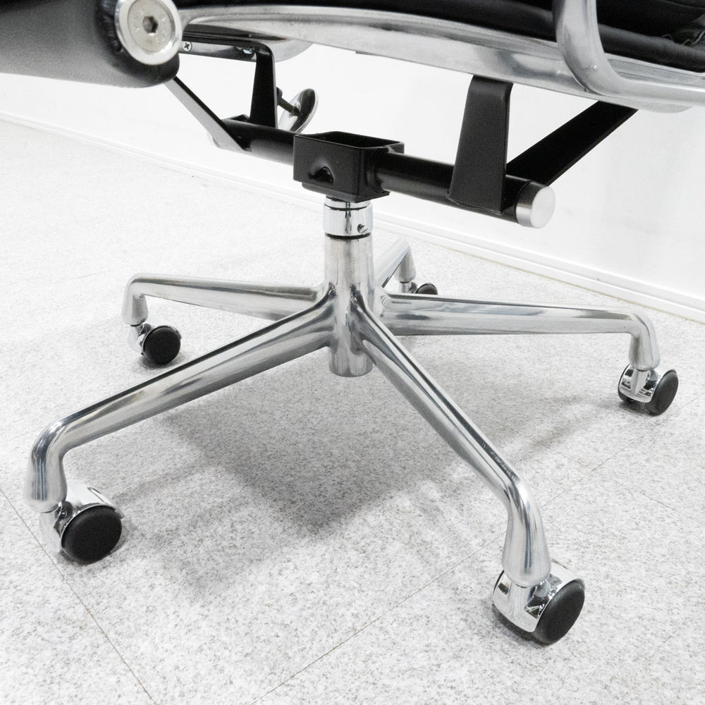 Herman Miller / EAMES SOFT PAD GROUP MANAGEMENT CHAIR