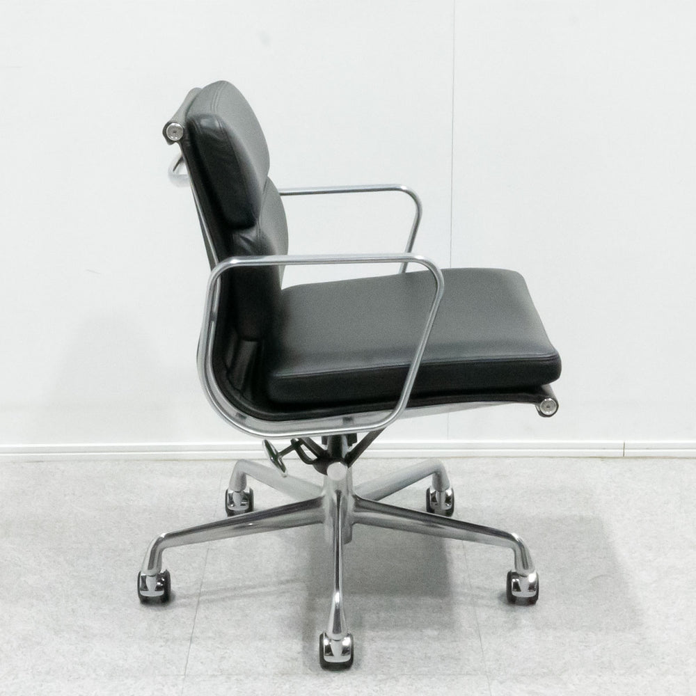 Herman Miller / EAMES SOFT PAD GROUP MANAGEMENT CHAIR
