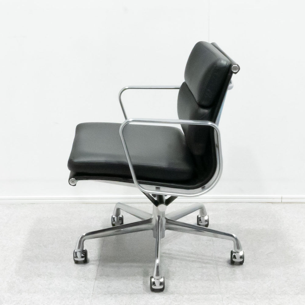 Herman Miller / EAMES SOFT PAD GROUP MANAGEMENT CHAIR