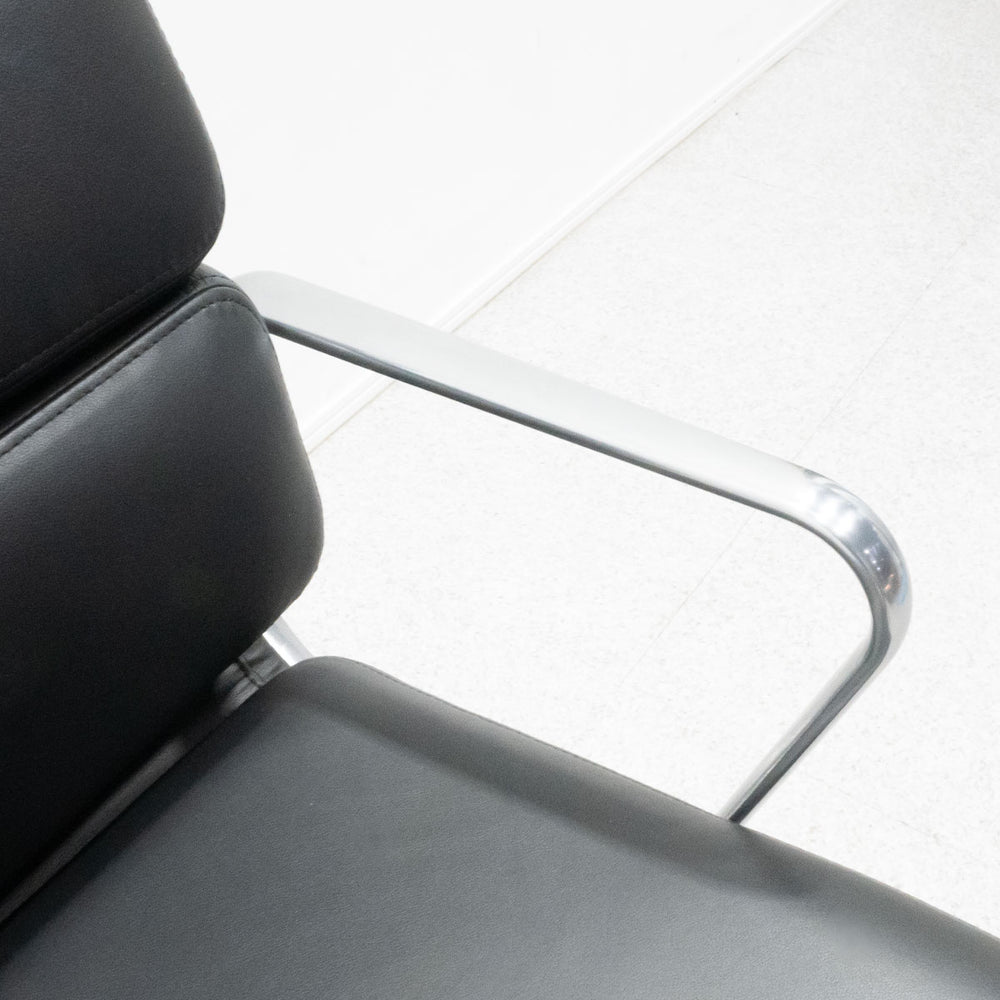 Herman Miller / EAMES SOFT PAD GROUP MANAGEMENT CHAIR