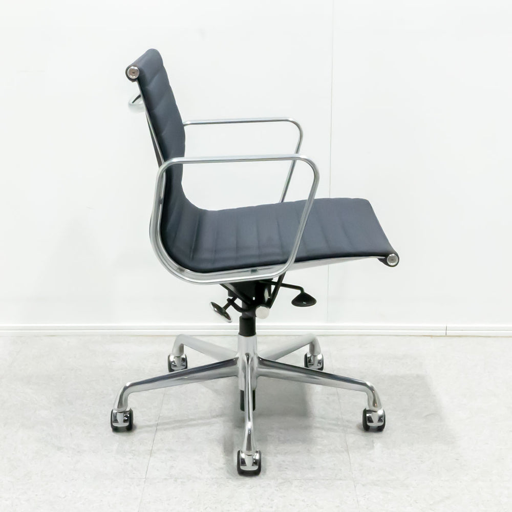 Herman Miller / Eames Aluminum Group Chair