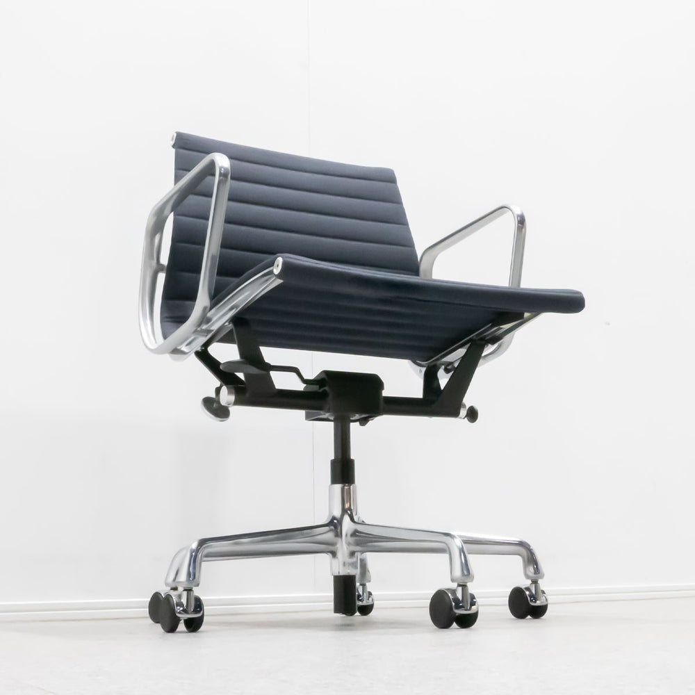 Herman Miller / Eames Aluminum Group Chair