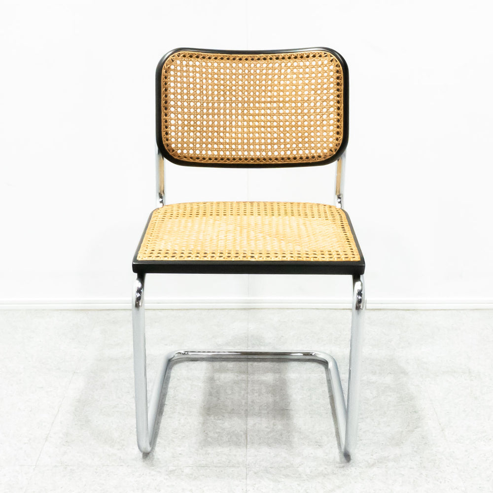 Knoll / Cesca Chair Armless Black beach