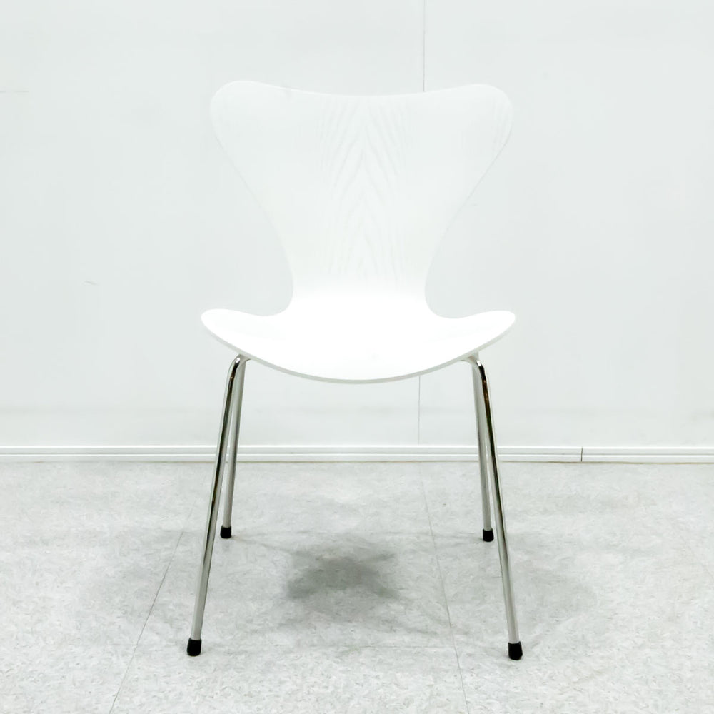 FRITZ HANSEN / SERIES 7 CHAIR
