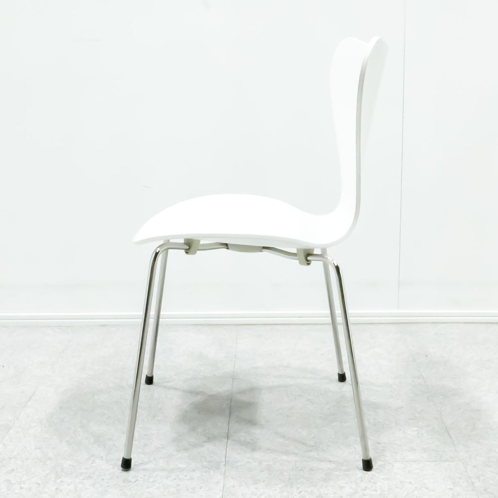 FRITZ HANSEN / SERIES 7 CHAIR