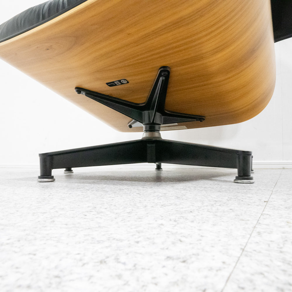 Herman Miller / Eames Lounge Chair and Ottoman