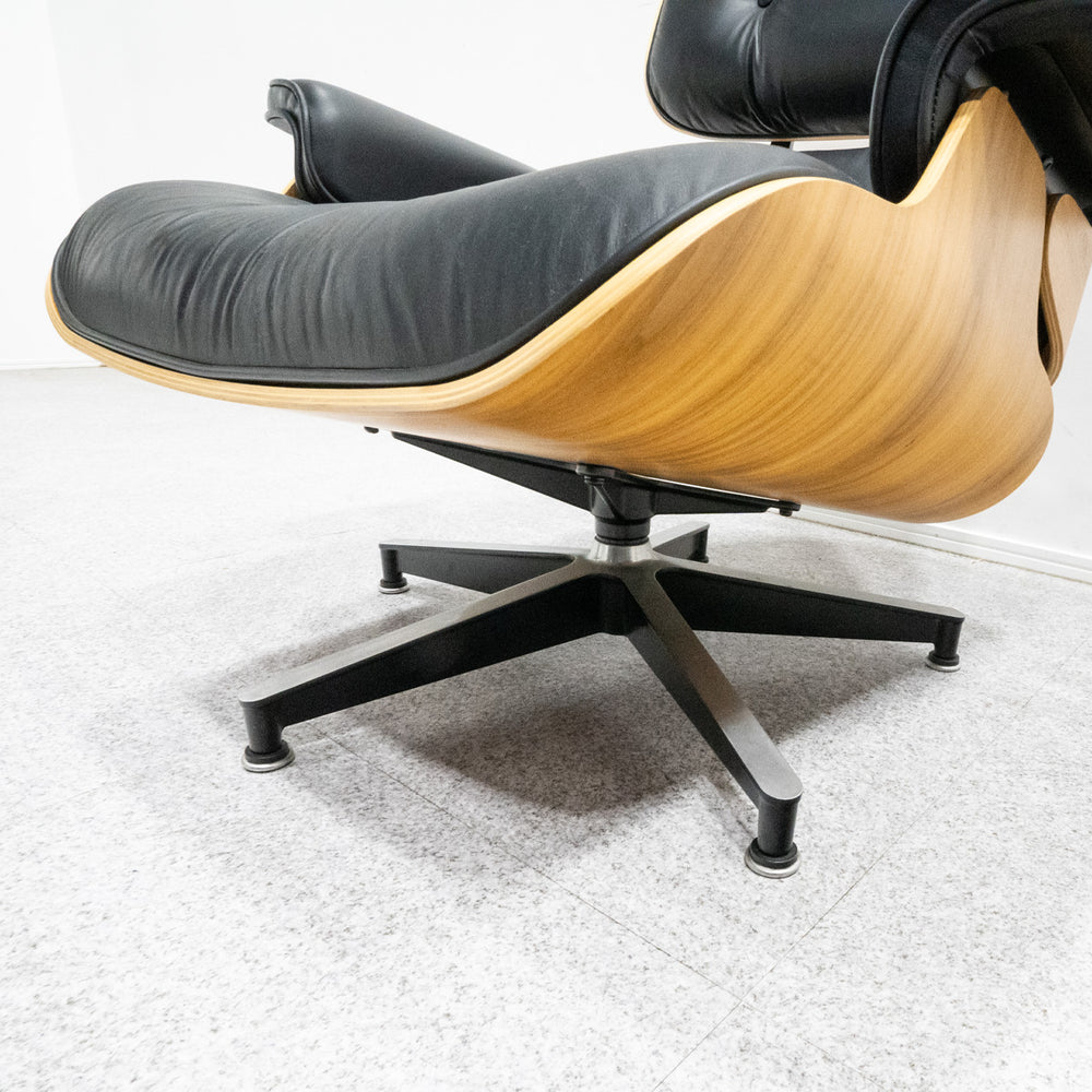 Herman Miller / Eames Lounge Chair and Ottoman