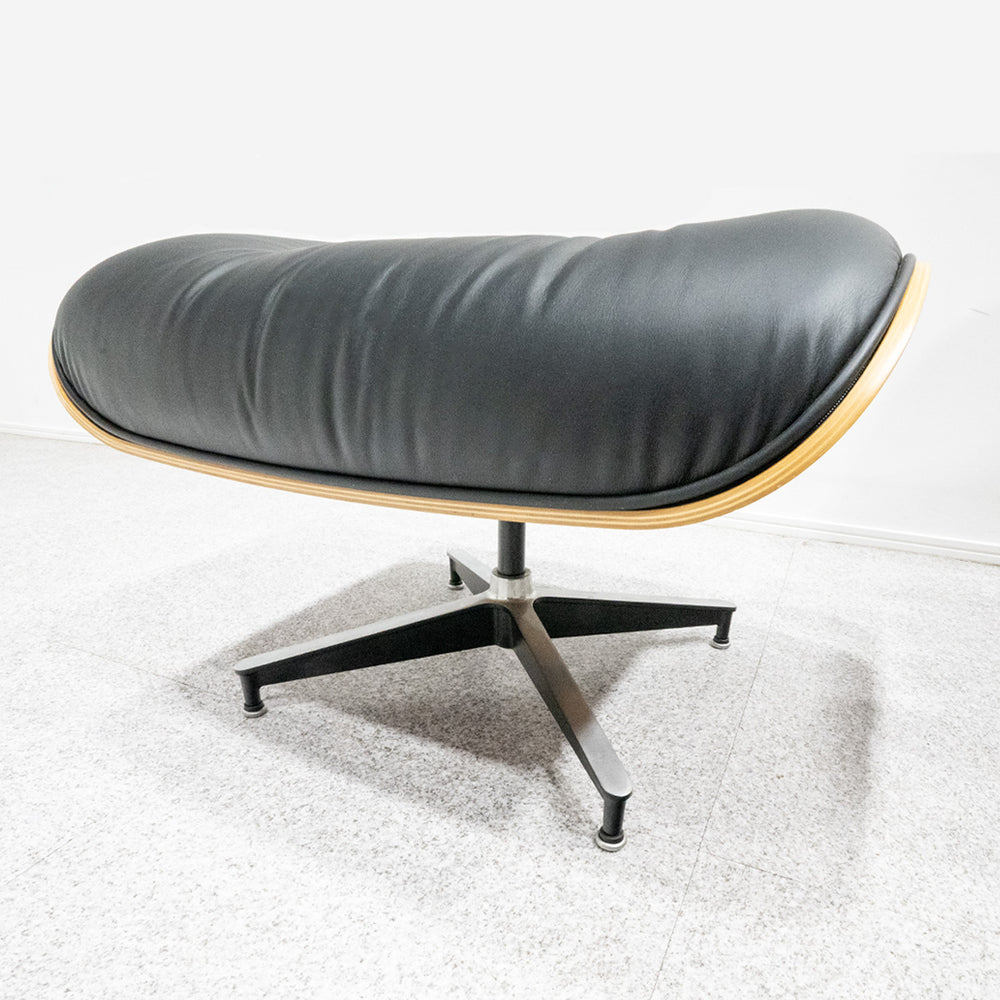 Herman Miller / Eames Lounge Chair and Ottoman
